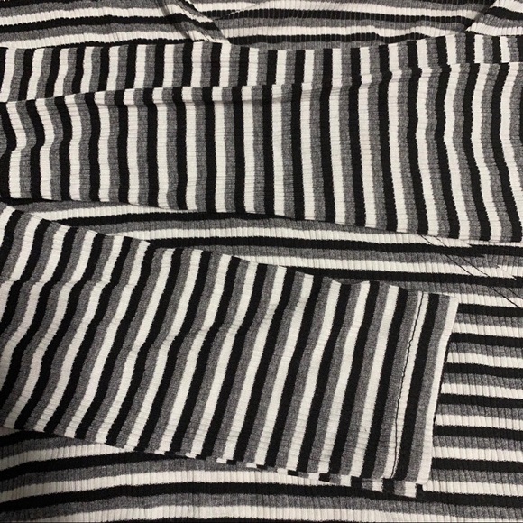 Don’t Ask Why Crop Wrap Top O/S - Picture 5 of 9